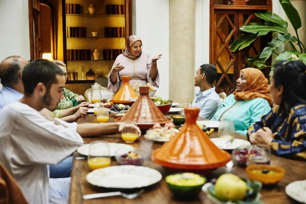 moroccan family marocain repas 